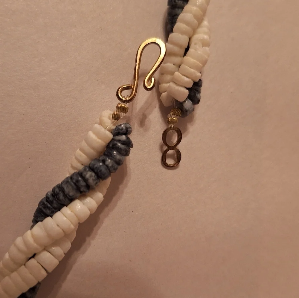 Vintage Puka Shell Twisted Spiral Necklace 24 Inches Long Charcoal Gray WHITE